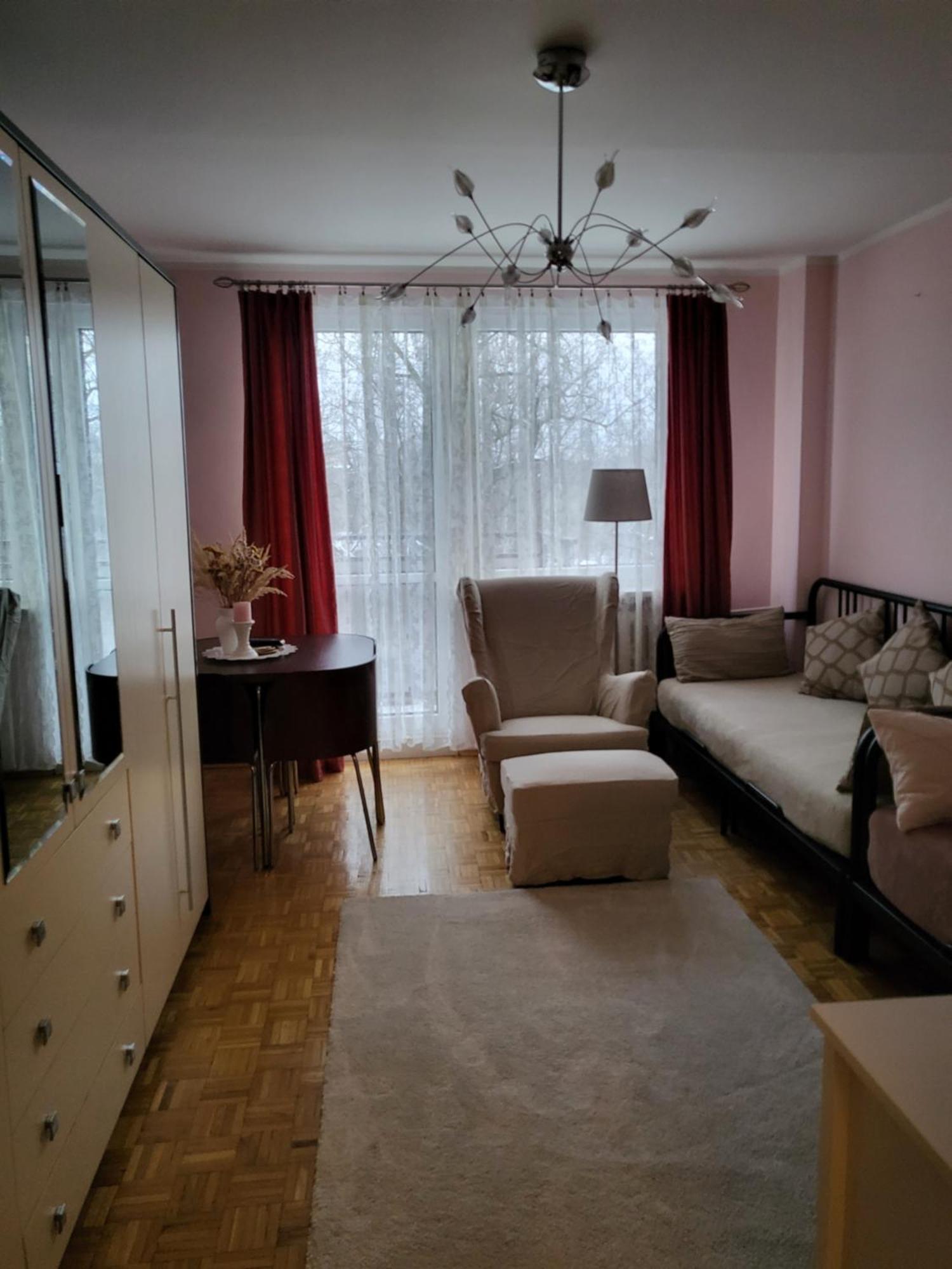 Przytulne Mieszkanie Wola Duchacka Lägenhet Krasków Exteriör bild